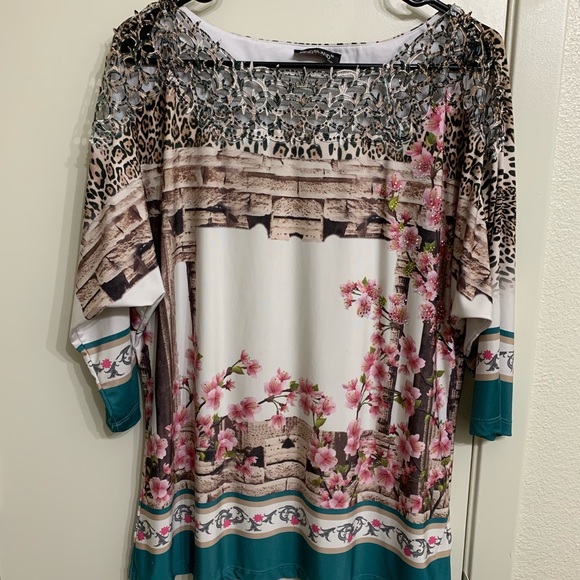 Women 3/4 sleeve top - Picture 1 of 4